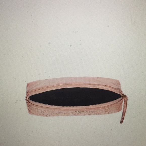 VICTORIA’S SECRET - PETAL EDGE BEAUTY MAKE-UP BAG - Picture 5 of 8